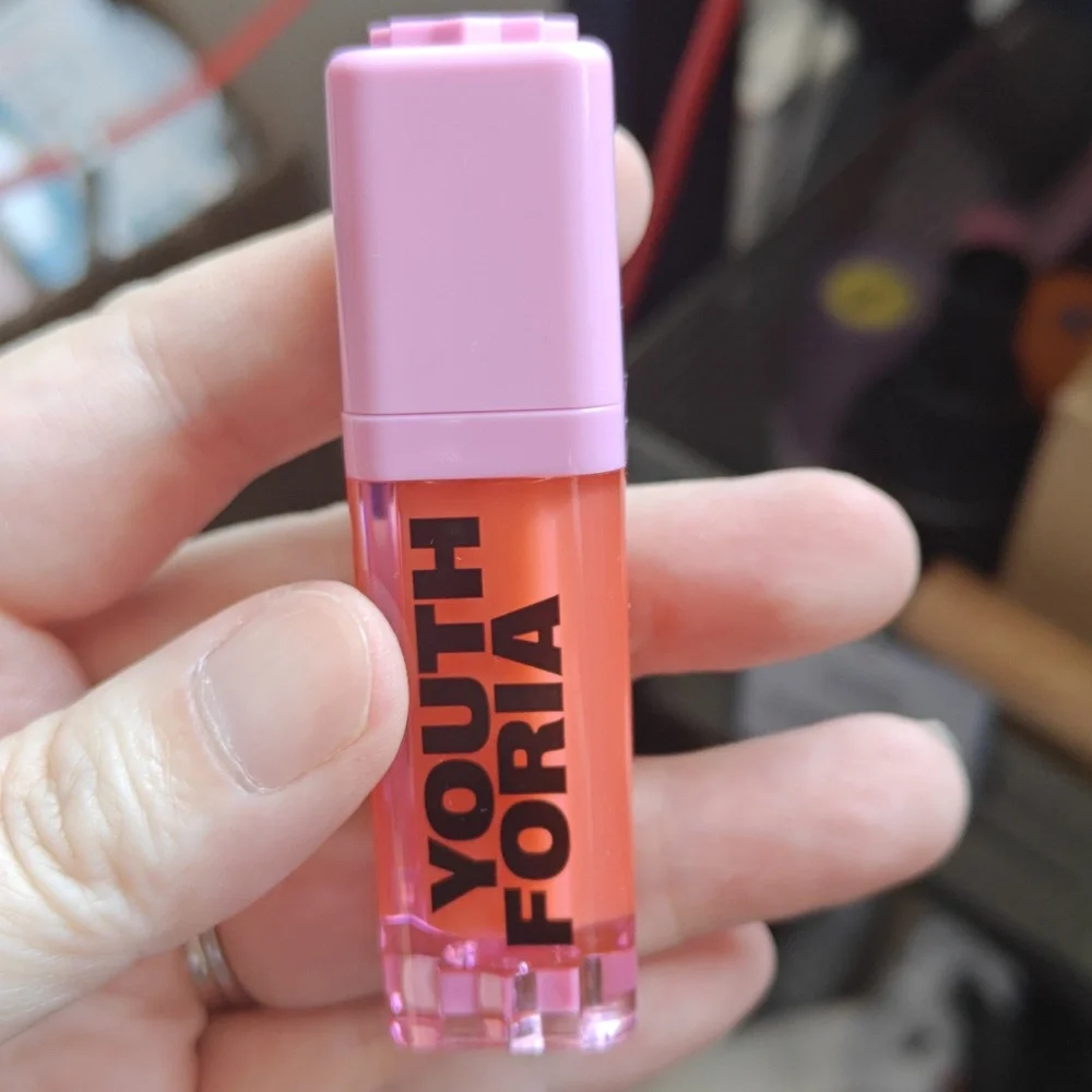 Youthforia Turn the Volume Up Blush oil